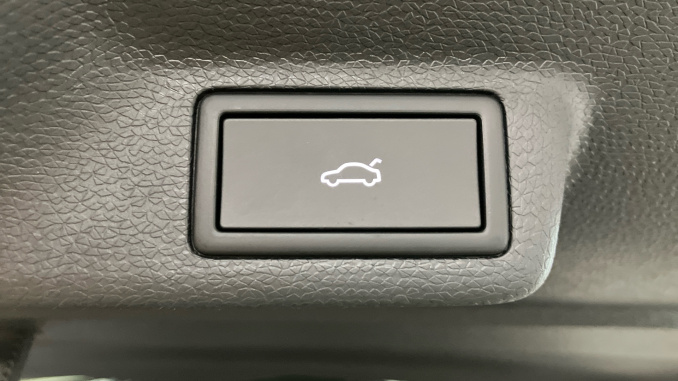 Volkswagen ID. Buzz 210kW Style Pro 79kWh 5dr Auto [Design+] Electric Estate - Image 39